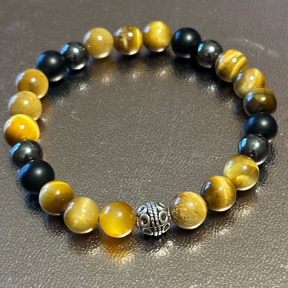 Men’s Tigers Eye, Matt Onyx & Hematite stretch bracelet 7-8”.